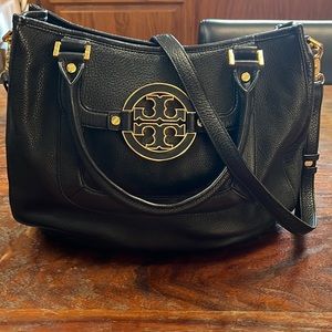Tory Burch Amanda Hobo Crossbody Purse